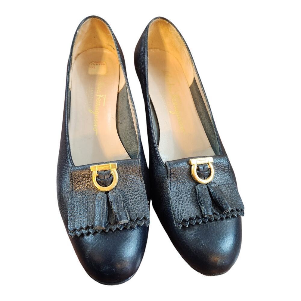 Salvatore Ferragamo vintage classic leather pumps womens shoe sz 5.5B tassel